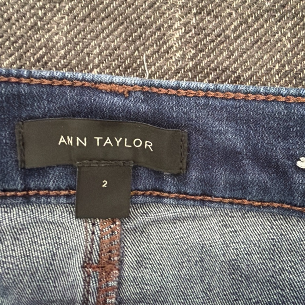 Ann Taylor High Rise Skinny Jeans Dark Wash Women's Size 2 W26” X L27” - Picture 5 of 6